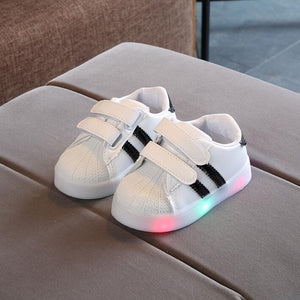 New Kids shoes Led shoes Casual Sport Running Shoes Sneakers Children Luminous Shoes Boys Girls Stripe Baby Non-slip Sneakers