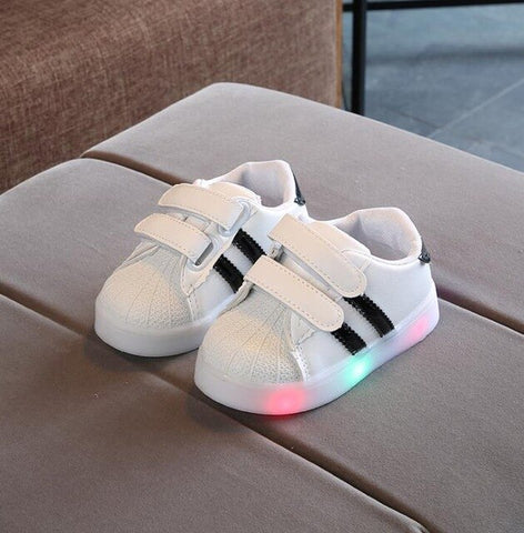 New Kids shoes Led shoes Casual Sport Running Shoes Sneakers Children Luminous Shoes Boys Girls Stripe Baby Non-slip Sneakers